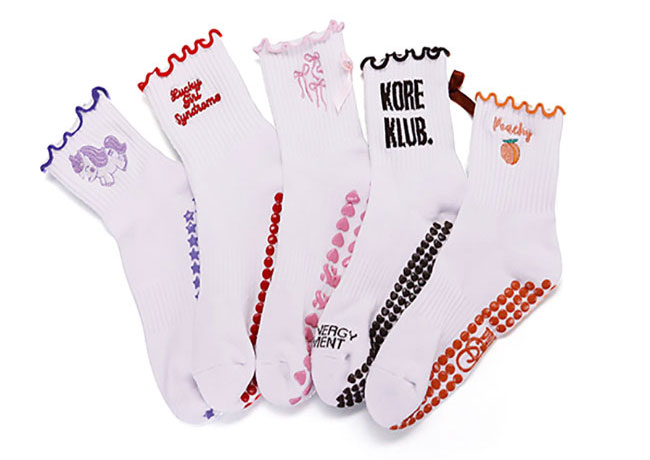 custom grip socks for yoga pilates-1