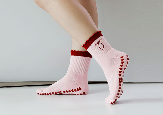 custom grip socks for yoga pilates-5