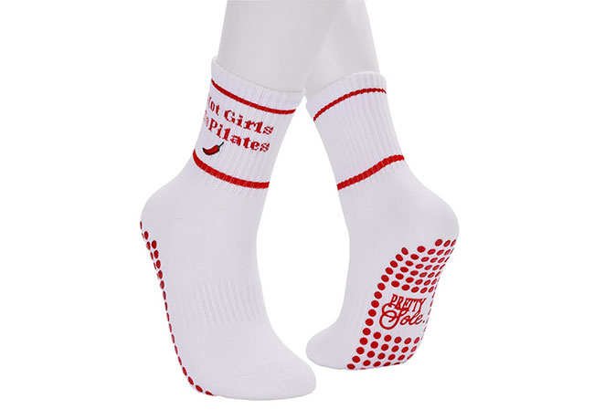 custom grip socks for yoga pilates-4