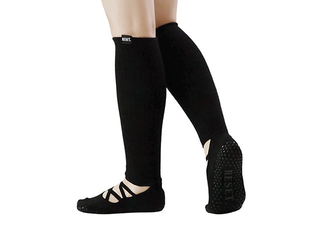 custom grip socks for yoga pilates-3