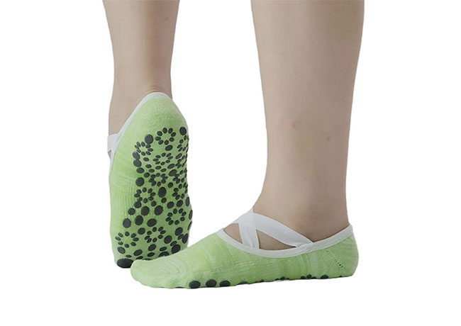 custom grip socks for yoga pilates-2