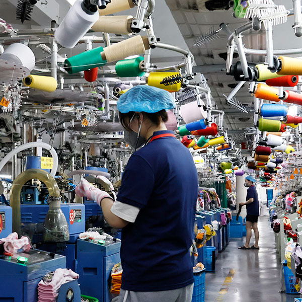 custom socks manufacturer work shop